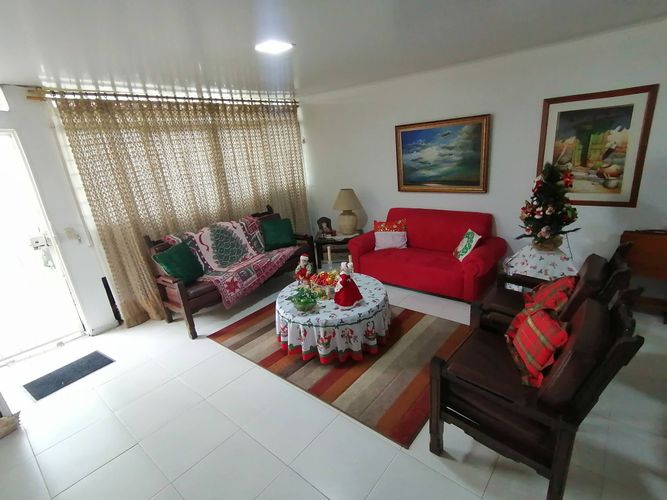 Casa de 4 alcobas en venta en Prados Del Norte, Cali, 282 m² · foto 4 de 24