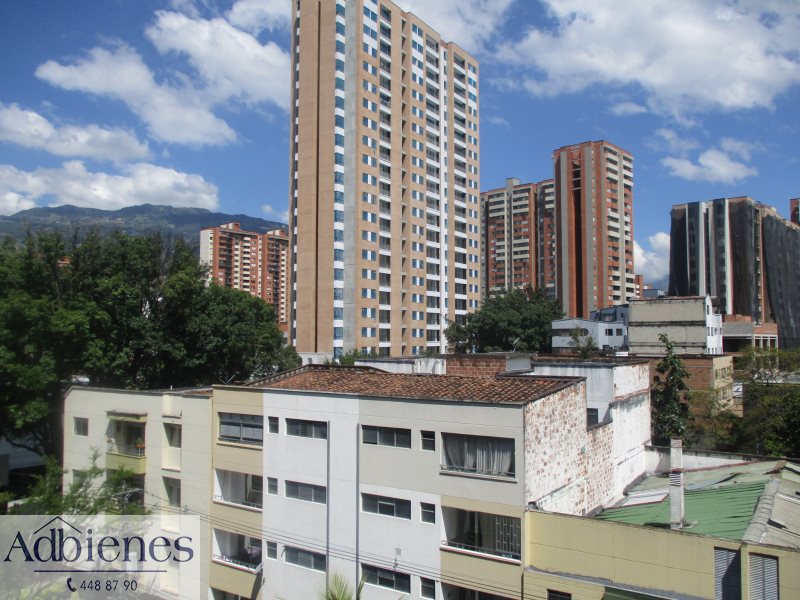 Apartamento en venta en Laureles, Medellín 2