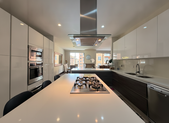 Apartamento de 3 alcobas en venta en Santa Barbara Oriental, Bogotá, 200 m² · foto 7 de 17