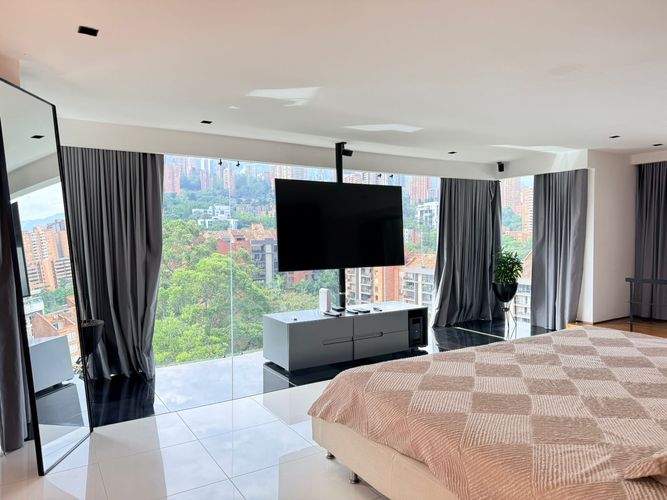 Apartamento de 2 alcobas en venta en El Poblado, Medellín, 175 m² · foto 16 de 19