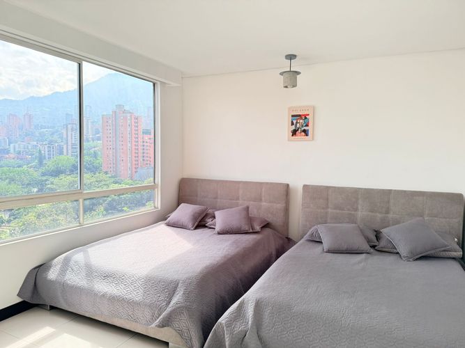 Apartamento de 2 alcobas en venta en El Poblado, Medellín, 175 m² · foto 13 de 19