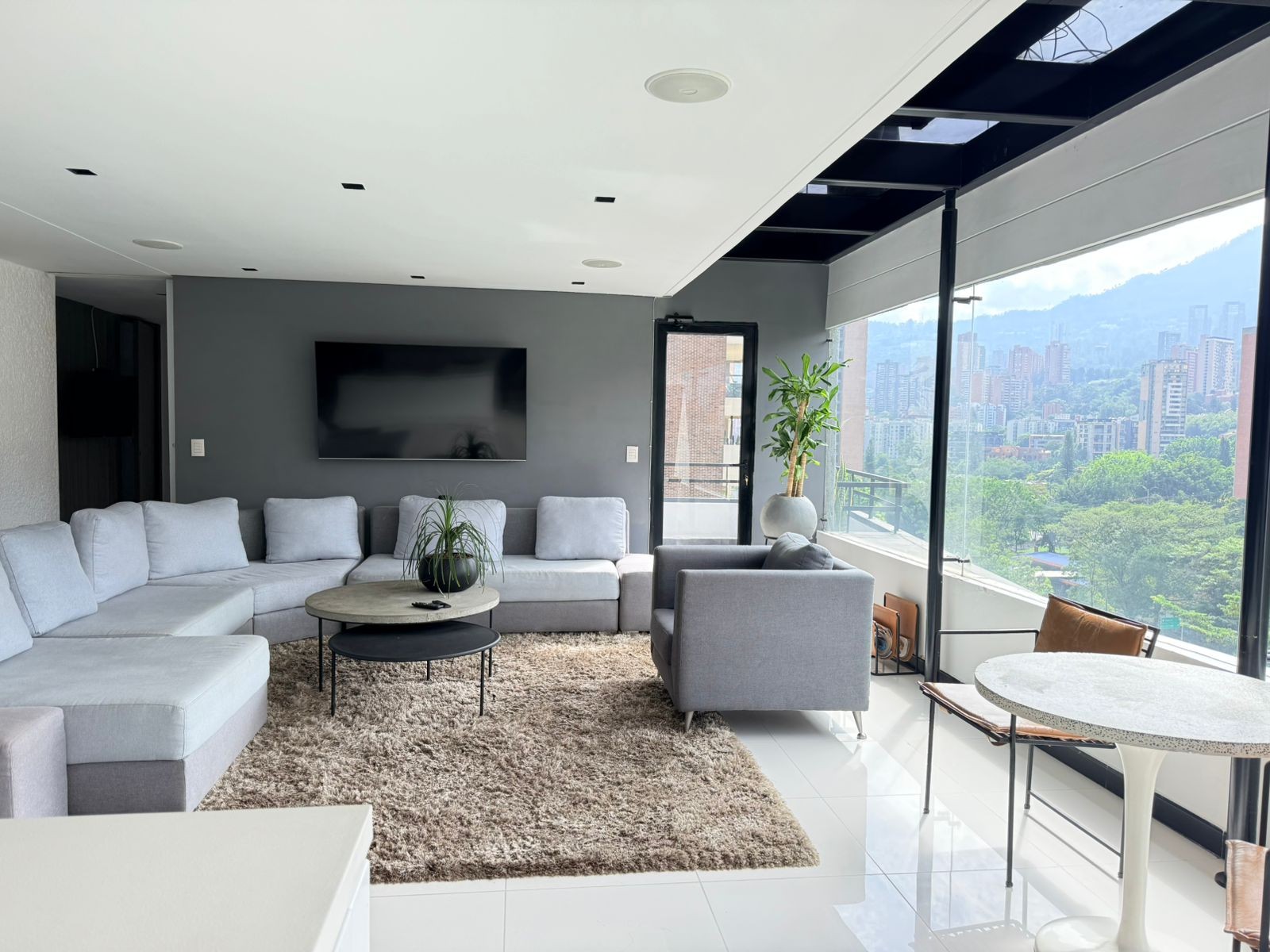 Apartamento en venta en El Poblado, Medellín 5