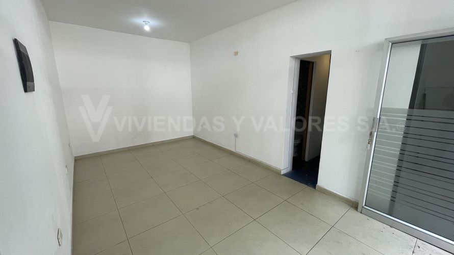 Casa de 7 alcobas en venta en Caobos, Cúcuta, 327 m² · foto 5 de 12