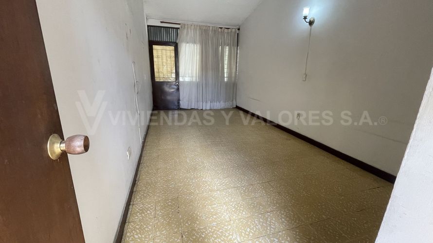 Casa de 7 alcobas en venta en Caobos, Cúcuta, 327 m² · foto 6 de 12