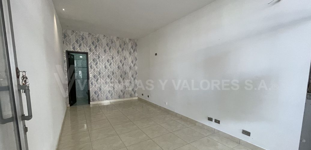 Casa de 7 alcobas en venta en Caobos, Cúcuta, 327 m² · foto 7 de 12