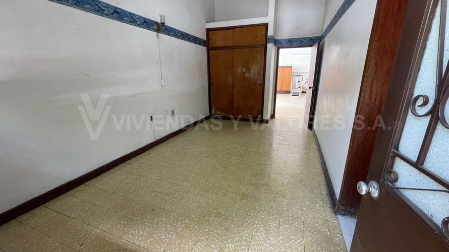 Casa de 7 alcobas en venta en Caobos, Cúcuta, 327 m² · foto 3 de 12