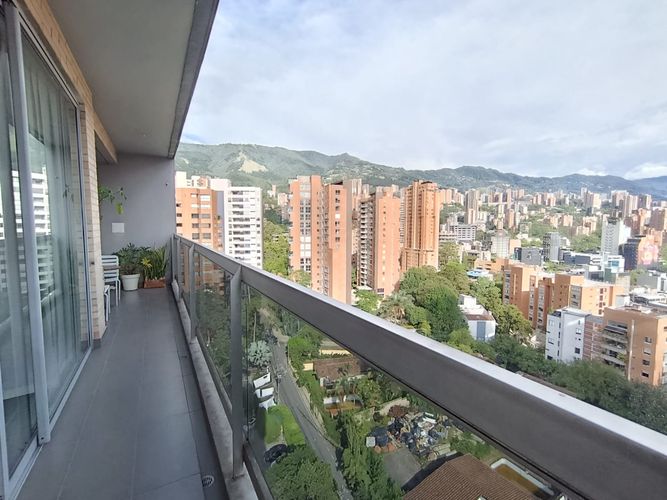 Apartamento de 2 alcobas en arriendo en Lalinde, Medellín, 97 m² · foto 8 de 20
