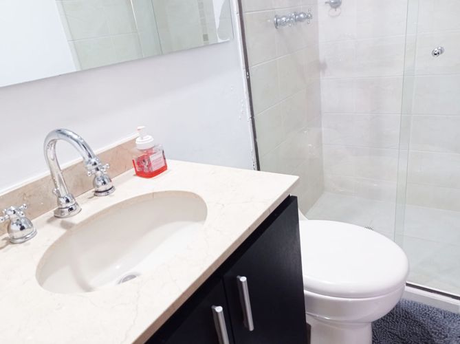 Apartamento de 3 alcobas en venta en El Poblado, Medellín, 80 m² · foto 16 de 18