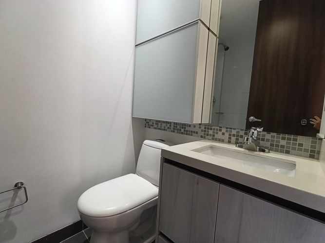 Apartamento de 3 alcobas en arriendo en Loma Del Esmeraldal, Envigado, 105 m² · foto 12 de 20
