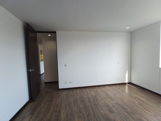 Apartamento de 3 alcobas en arriendo en Loma Del Esmeraldal, Envigado, 105 m² · foto 18 de 20