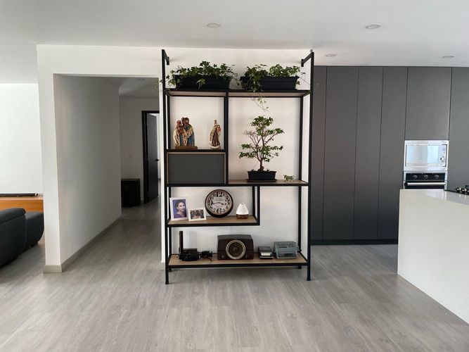 Apartamento de 3 alcobas en arriendo en El Poblado, Medellín, 182 m² · foto 3 de 12