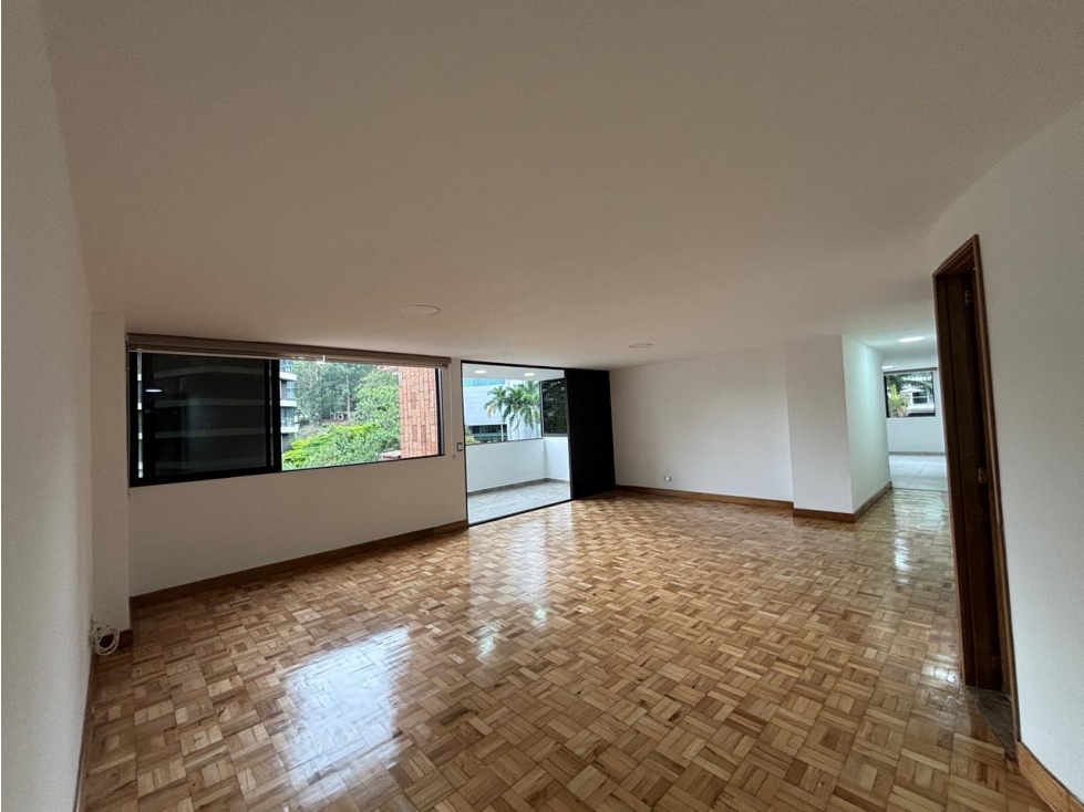 Apartamento en venta en El Poblado, Medellín 2