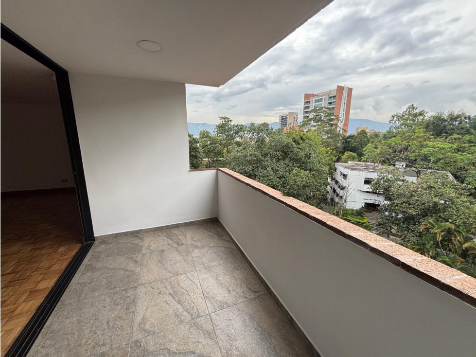 Apartamento en venta en El Poblado, Medellín 3