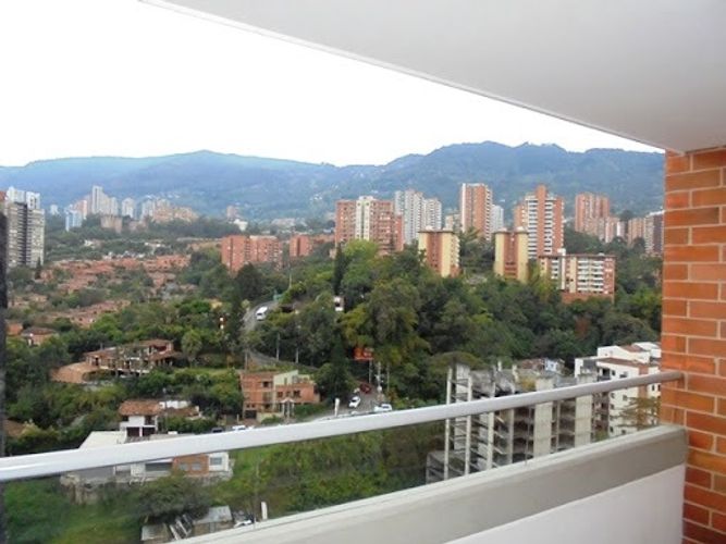 Apartamento de 2 alcobas en arriendo en Cumbres, Envigado, 67 m² · foto 3 de 19