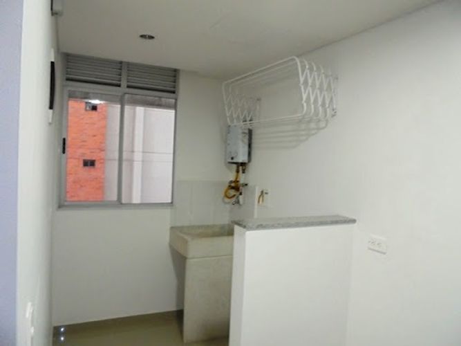 Apartamento de 2 alcobas en arriendo en Cumbres, Envigado, 67 m² · foto 5 de 19