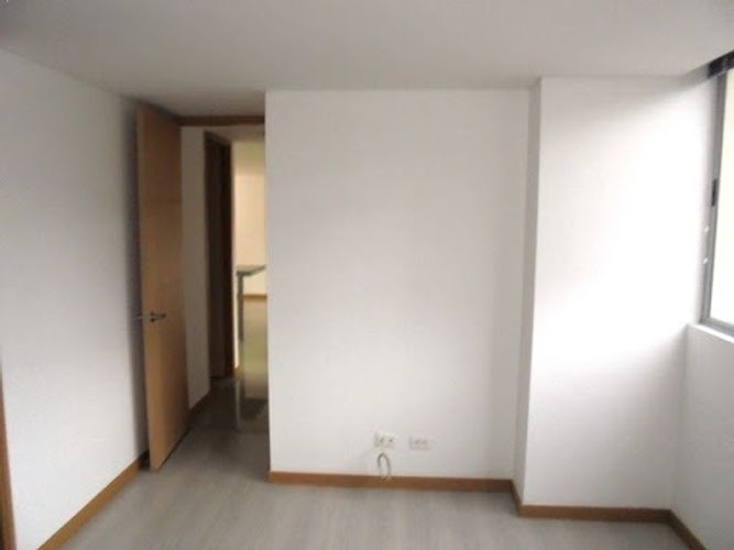 Apartamento de 2 alcobas en arriendo en Cumbres, Envigado, 67 m² · foto 12 de 19