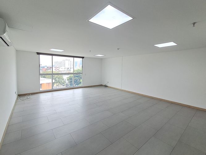 Oficina en arriendo en San Jose Sur, Pereira, 76 m² · foto 2 de 8