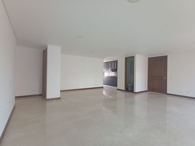 Apartamento de 3 alcobas en arriendo en Laureles, Medellín, 140 m² · foto 2 de 19