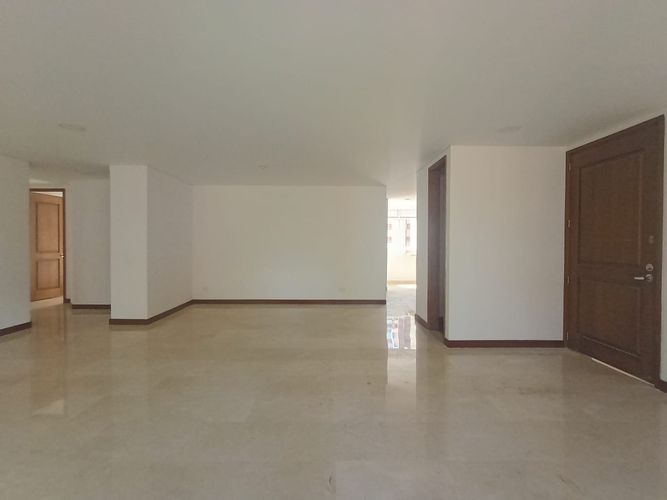 Apartamento de 3 alcobas en arriendo en Laureles, Medellín, 140 m² · foto 4 de 19