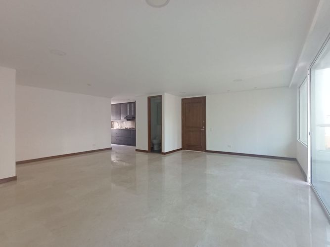 Apartamento de 3 alcobas en arriendo en Laureles, Medellín, 140 m² · foto 3 de 19