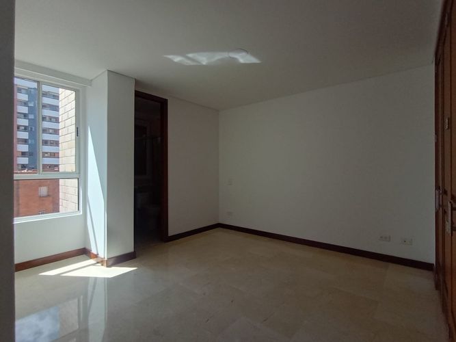 Apartamento de 3 alcobas en arriendo en Laureles, Medellín, 140 m² · foto 7 de 19