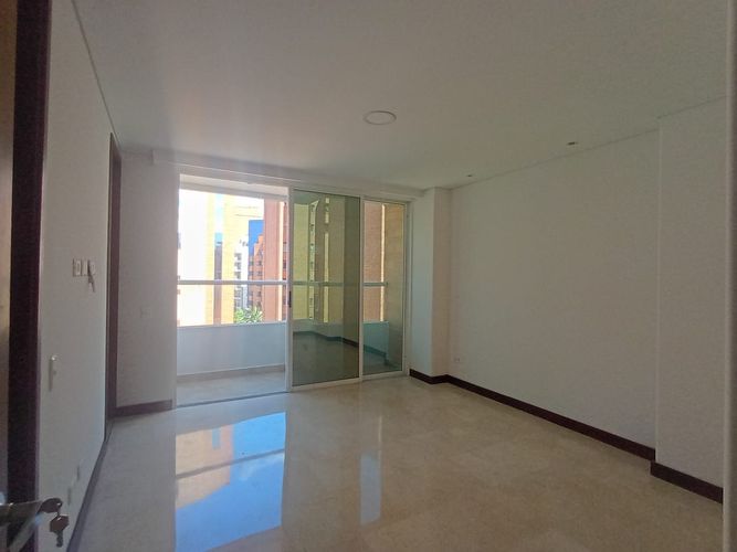 Apartamento de 3 alcobas en arriendo en Laureles, Medellín, 140 m² · foto 17 de 19