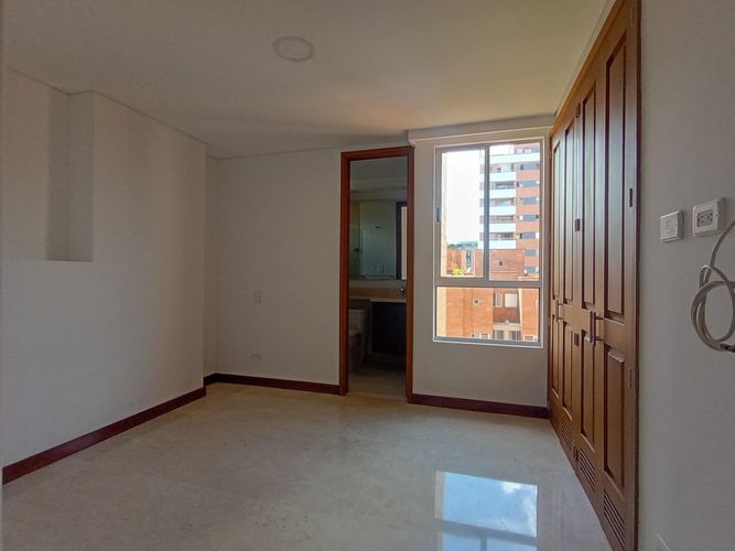 Apartamento de 3 alcobas en arriendo en Laureles, Medellín, 140 m² · foto 10 de 19