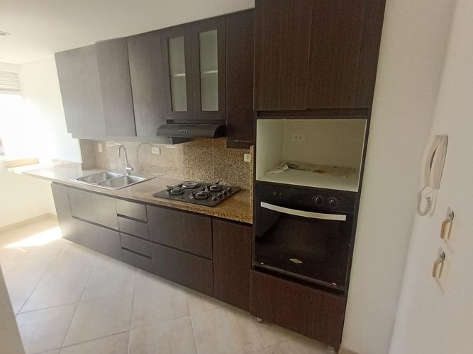 Apartamento de 3 alcobas en arriendo en Laureles, Medellín, 140 m² · foto 8 de 19