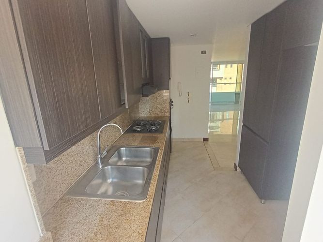 Apartamento de 3 alcobas en arriendo en Laureles, Medellín, 140 m² · foto 9 de 19