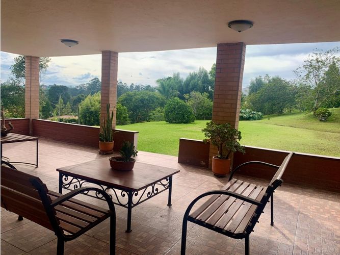 Casa de 3 alcobas en venta en Suramericana, Marinilla, 280 m² · foto 2 de 23