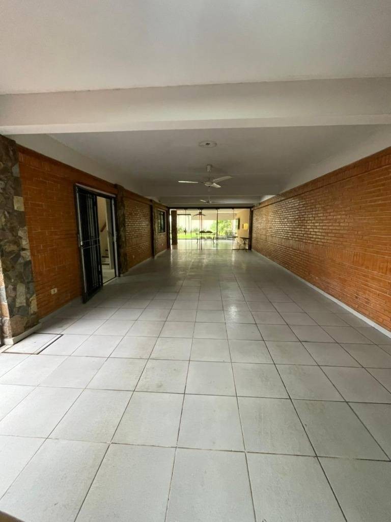 EN ALQUILER, RESIDENCIA EN LAMBARÉ, CENTRAL — foto 2