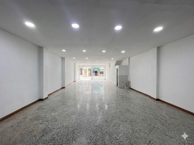 Local en arriendo en La Ceja, 120 m² · foto 2 de 5