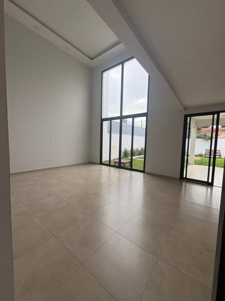 DÚPLEX EN JARDÍN DE ORO, LUQUE, CENTRAL. — foto 2