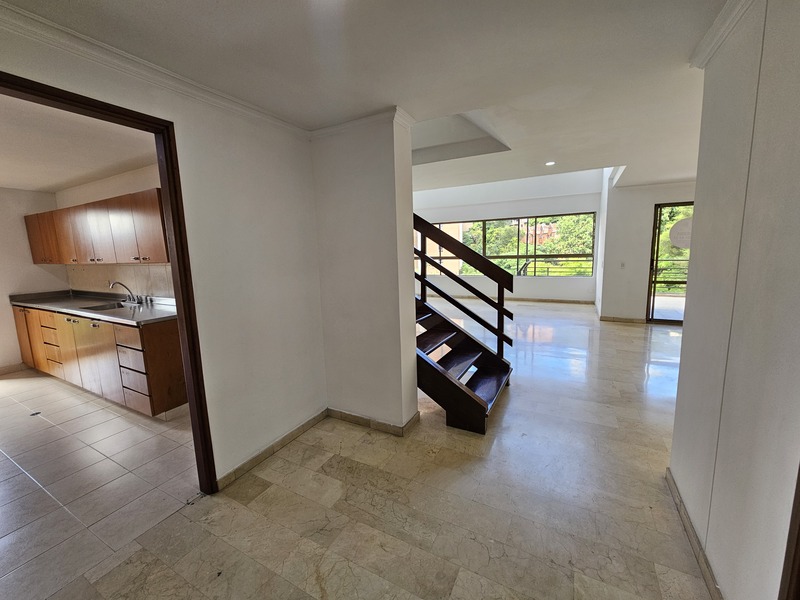 Apartamento en arriendo en El Tesoro, Medellín · foto 3 de 24