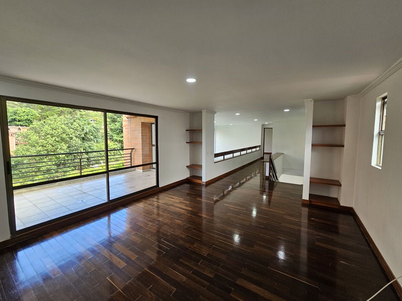 Apartamento en arriendo en El Tesoro, Medellín · foto 4 de 24