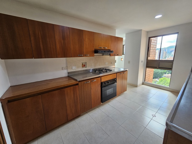 Apartamento en arriendo en El Tesoro, Medellín · foto 7 de 24