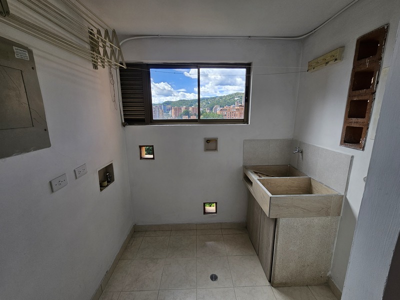 Apartamento en arriendo en El Tesoro, Medellín · foto 23 de 24
