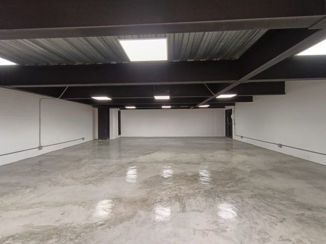 Bodega en arriendo en La Candelaria, Medellín, 136 m² · foto 4 de 9