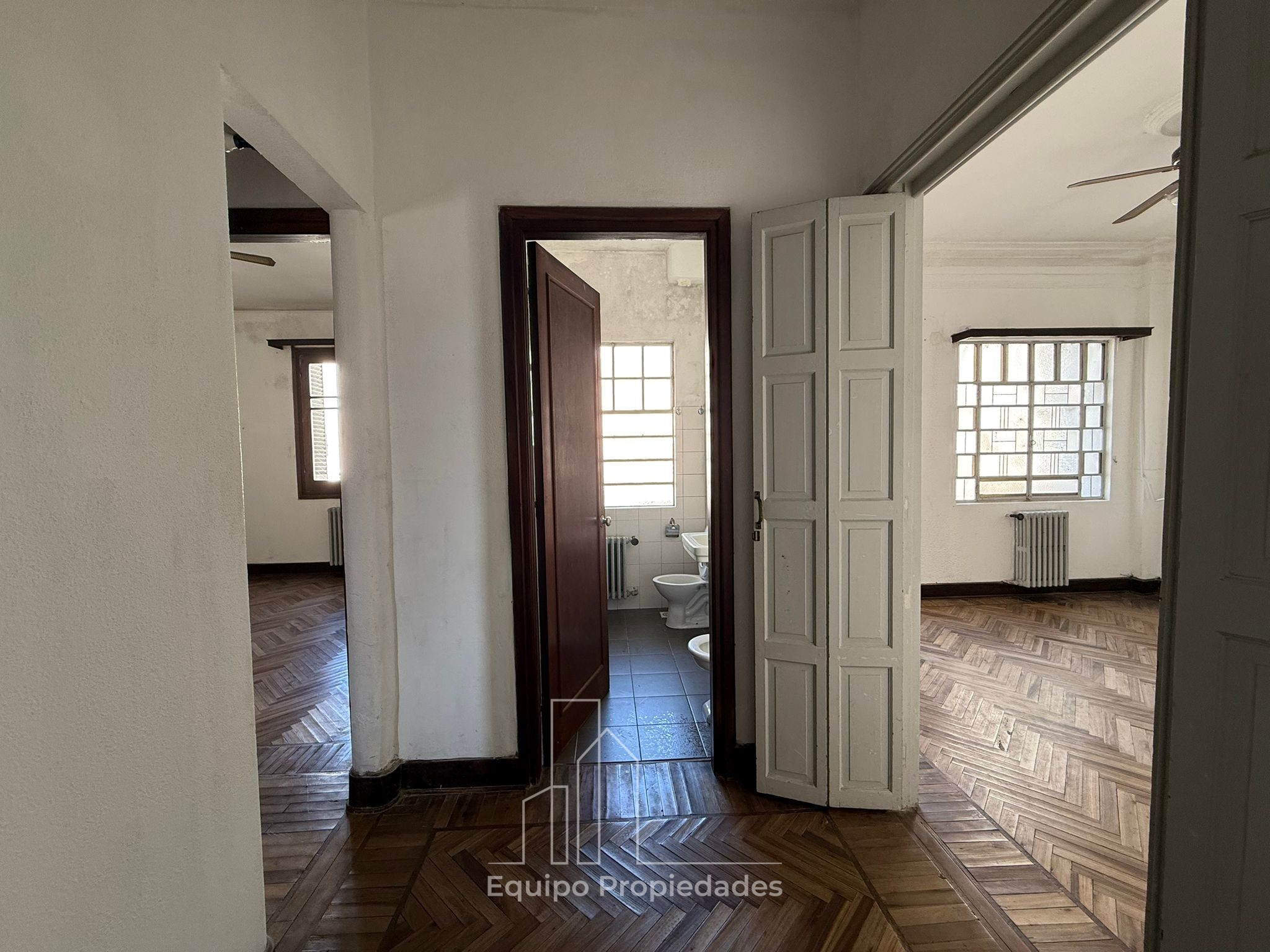 Apartamento en venta con muy buen metraje, terraza y garaje! - Vista 4