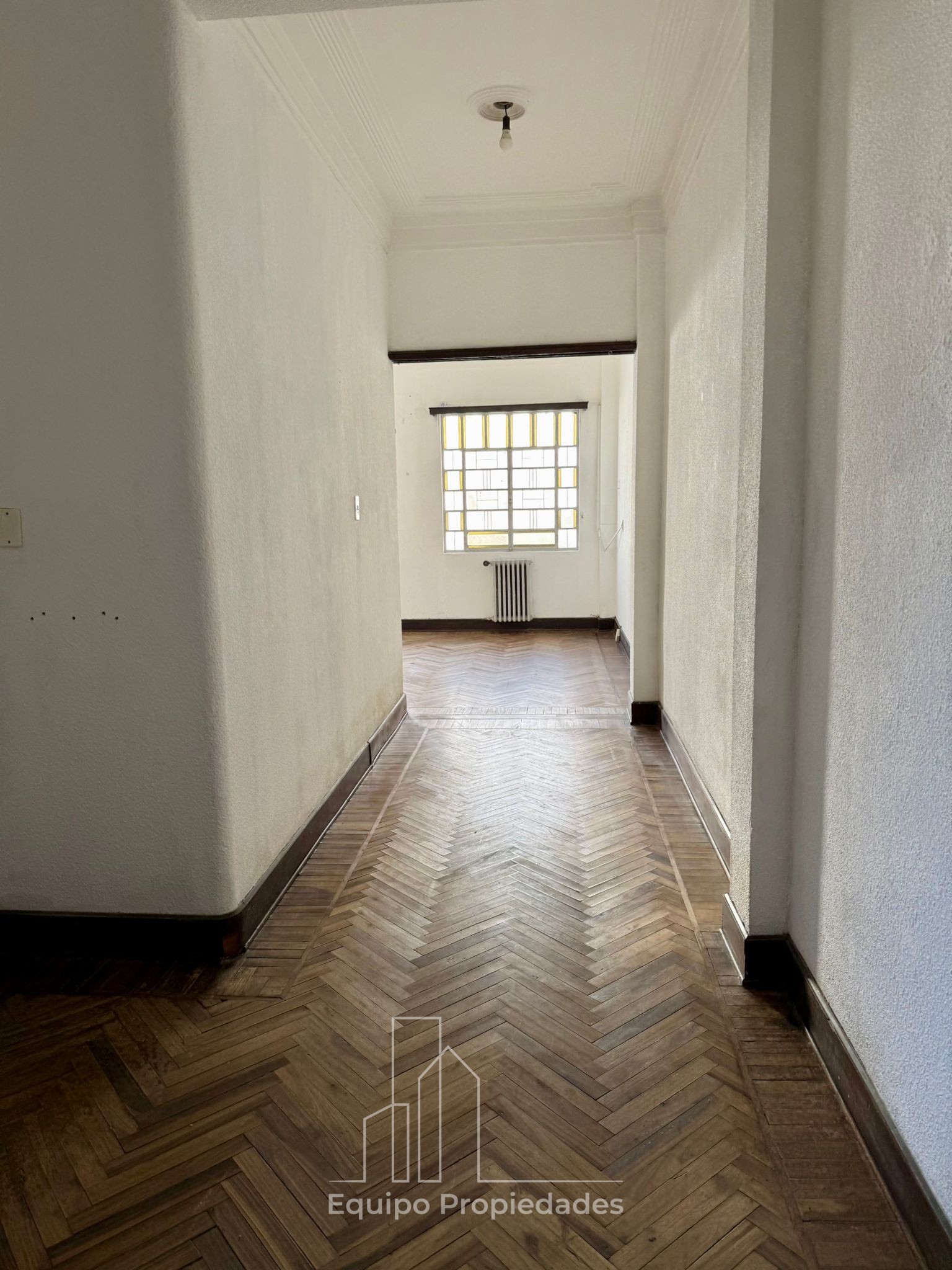 Apartamento en venta con muy buen metraje, terraza y garaje! - Vista 2