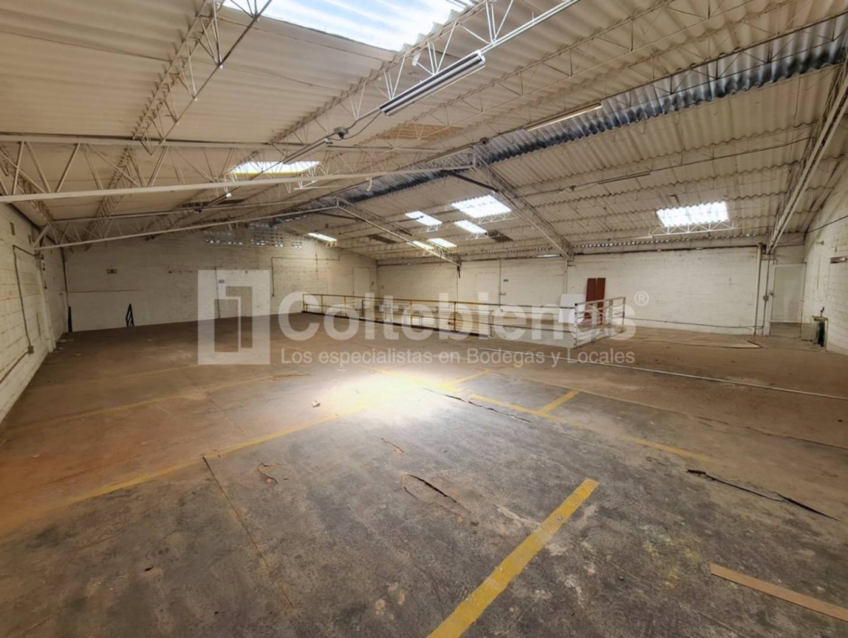 Bodega en venta en El Poblado, Medellín 2