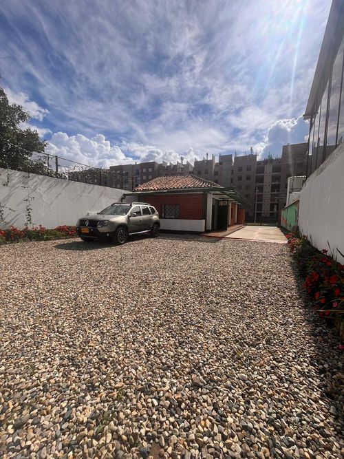 Local en arriendo en La Estacion, Cajicá, 312 m² · foto 2 de 8