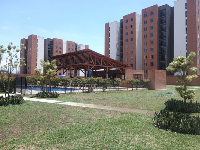 Apartamento de 3 alcobas en venta en Ciudad Pangola, Jamundí, 65 m² · foto 2 de 13