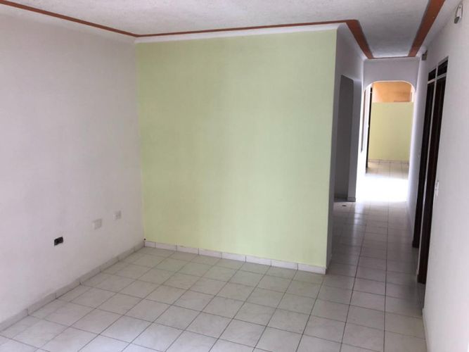 Casa de 9 alcobas en venta en Las Granjas, Cali, 360 m² · foto 2 de 10