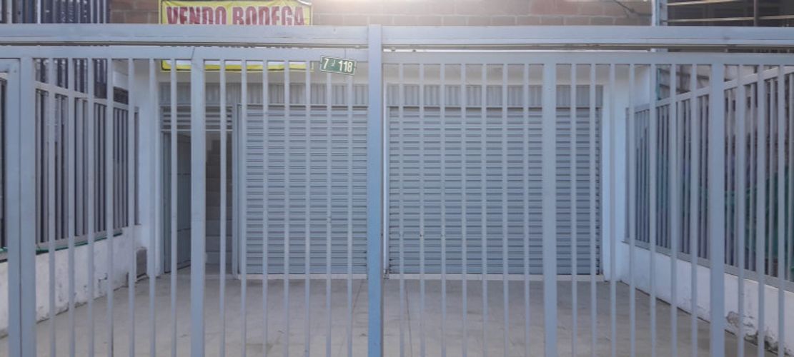 Bodega en venta en Los Pinos, Cali, 175 m² · foto 2 de 7