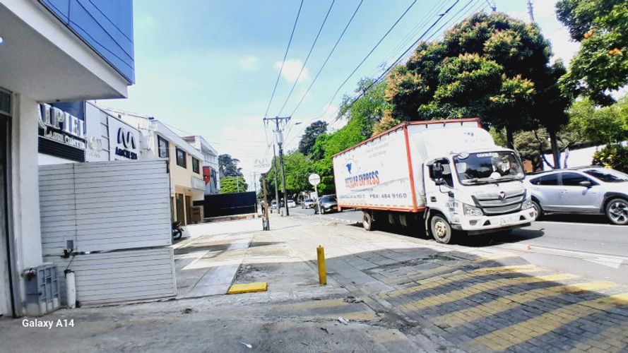 Edificio en arriendo en Tequendama, Cali, 1200 m² · foto 2 de 24