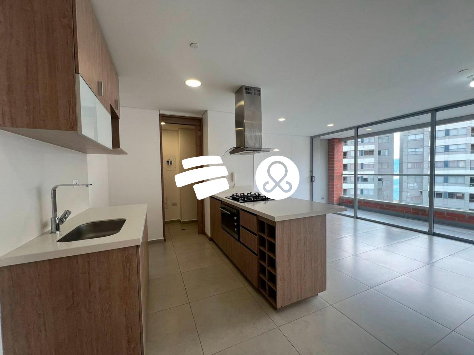Apartamento en venta en Loma Del Esmeraldal, Envigado · foto 4 de 14