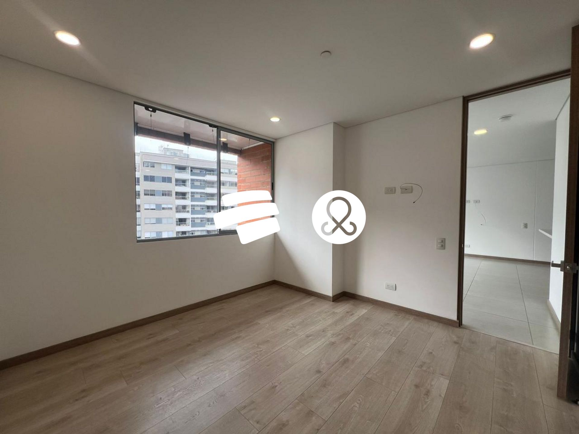 Apartamento en venta en Loma Del Esmeraldal, Envigado · foto 5 de 14