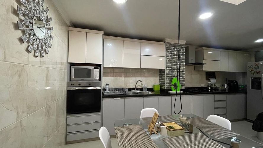 Casa de 4 alcobas en venta en La Victoria, Bucaramanga, 240 m² · foto 3 de 20