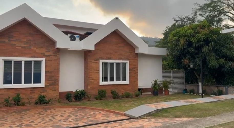 Casa de 5 alcobas en venta en La Mata, Piedecuesta, 500 m² · foto 4 de 24